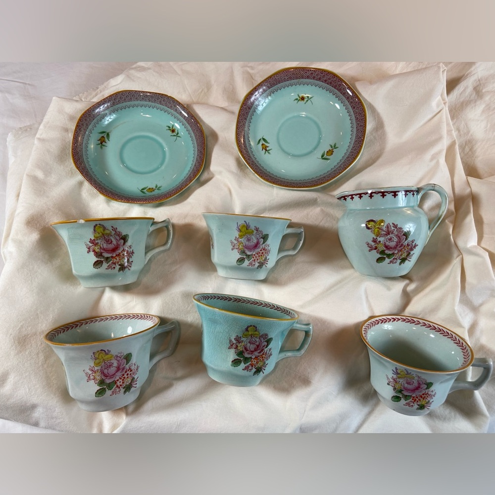Adams Calyx Ware Teaβ Cups Saucers Creamer chips and stains Arts & Crafts